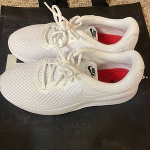 White Nike Tanjun